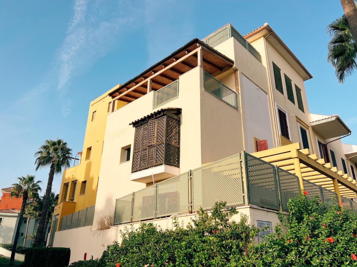 Alboaire- Waterfront Luxury 4 Bedroom In The Marina Of *