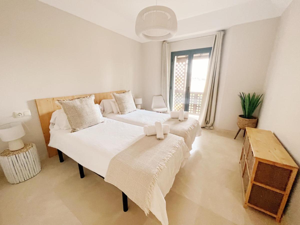 Alboaire- Waterfront Luxury 4 Bedroom In The Marina Of Apartamento *
