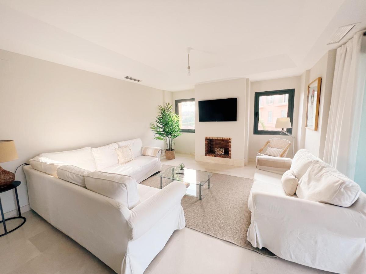 Alboaire- Waterfront Luxury 4 Bedroom In The Marina Of